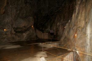 Cueva hospital (Quang Y), Isla de Cat Ba, Vietnam