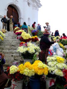 Iglesia de Santo Tomas, mercado de Chichicastenango, Guatemala