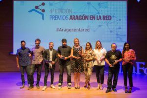 Foto de grupo de todos los premiados en la cuarta edición de Aragón en la Red.