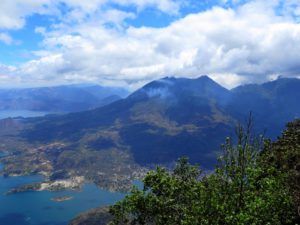 Vistas del Lago Atitlan desde el Volcan San Pedro