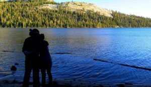 Nómadas admirando las maravillas de Yosemite