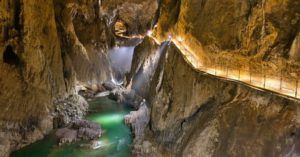 Cañón subterráneo de 146 metros, Cuevas de Skocjan, Eslovenia