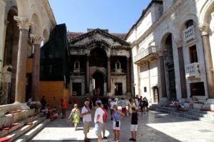 Peristillo del Palacio de Diocleciano, Split, Croacia