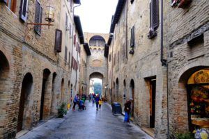 Puertas de San Giovani, San Gimignano