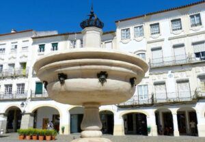 Plaza de Giraldo, Évora, Portugal