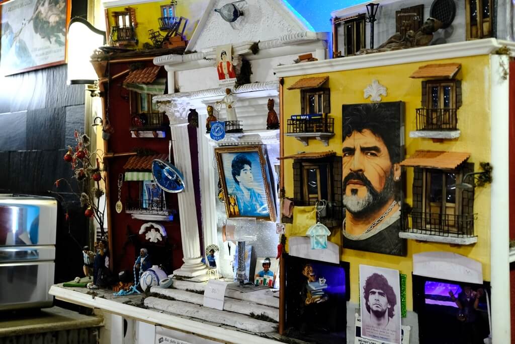 Altar a Maradona en el Bar Nilo