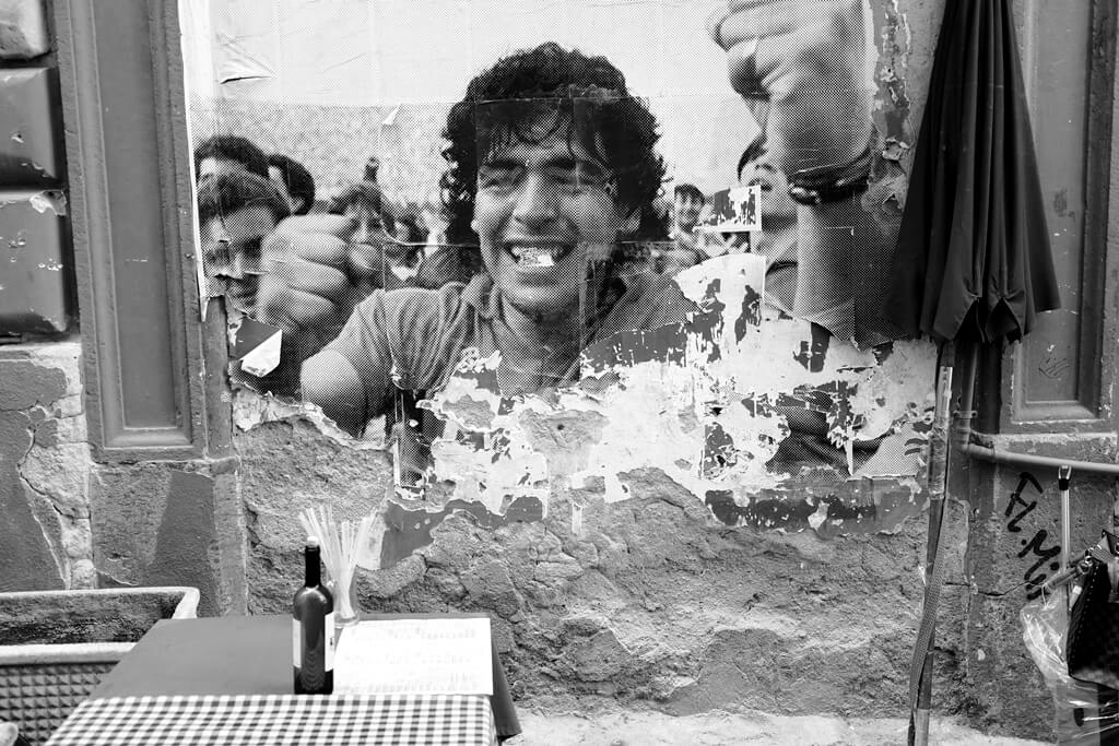 Maradona está presente en Nápoles en cada esquina