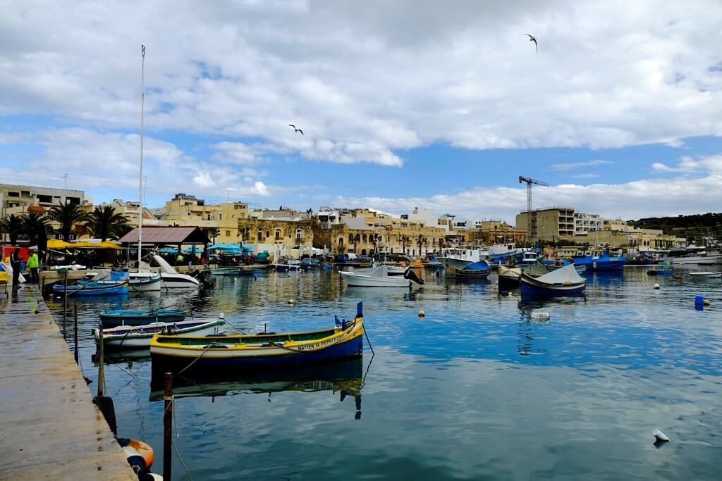 El puerto de Marsaxlokk y su mercado