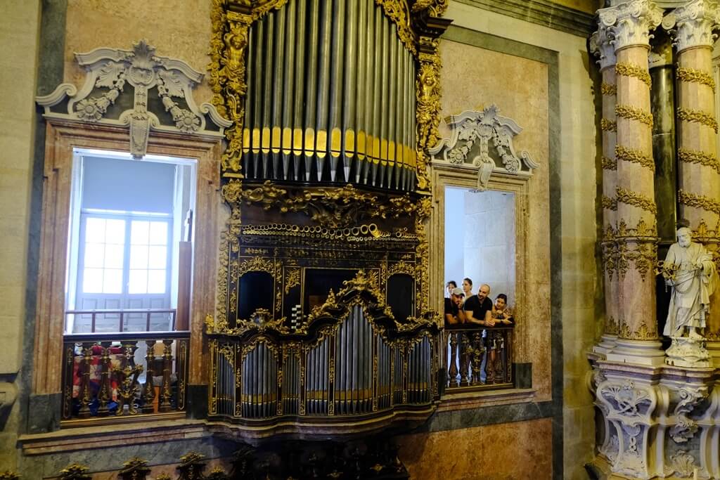 Interior de la Iglesia y Torre de los Clérigos, Oporto