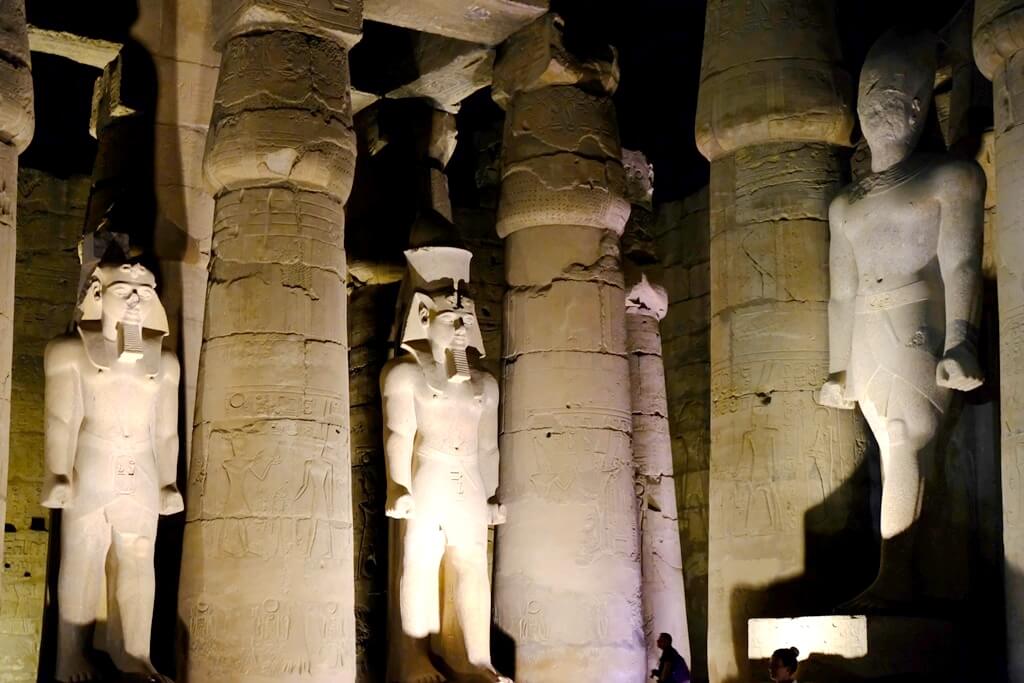 Interior del Templo de Luxor, Egipto Interior del Templo de Luxor, Egipto