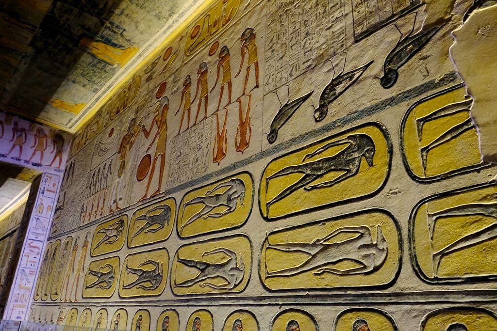 Interior de alguna de las tumbas del Valle de los Reyes, Luxor Interior de alguna de las tumbas del Valle de los Reyes, Luxor