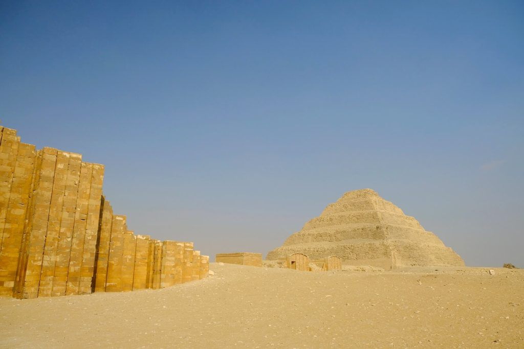 Saqqara y la Pirámide de Zoser: una visita imprescindible desde El Cairo Saqqara y la Pirámide de Zoser: una visita imprescindible desde El Cairo