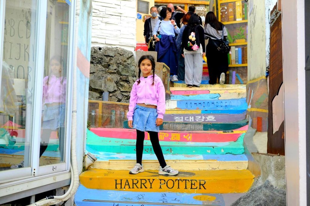 Pequeña nómada en Gamcheon Culture Village en Busan