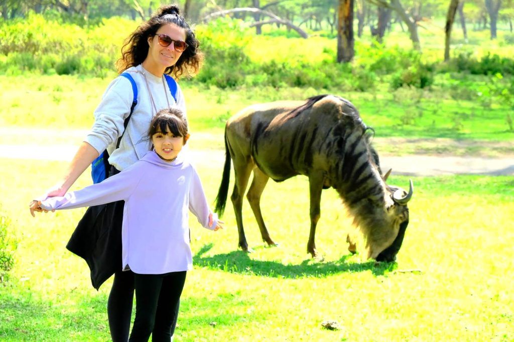 Nuestra pequeña nómada en el safari a pie de Crescent Island. Lago Naivasha. Kenia