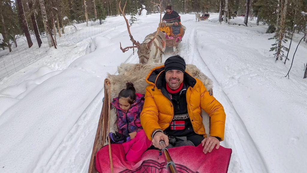 También dimos un paseo en trineo tirado por renos