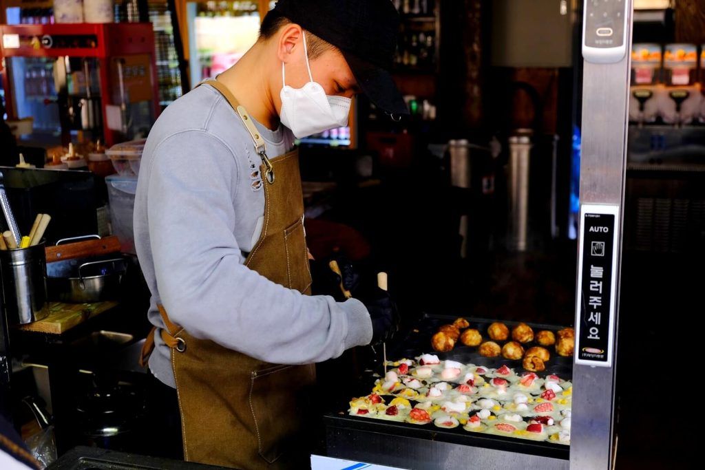 Barrio de Hongdae, el más popular entre los estudiantes Barrio de Hongdae, el más popular entre los estudiantes