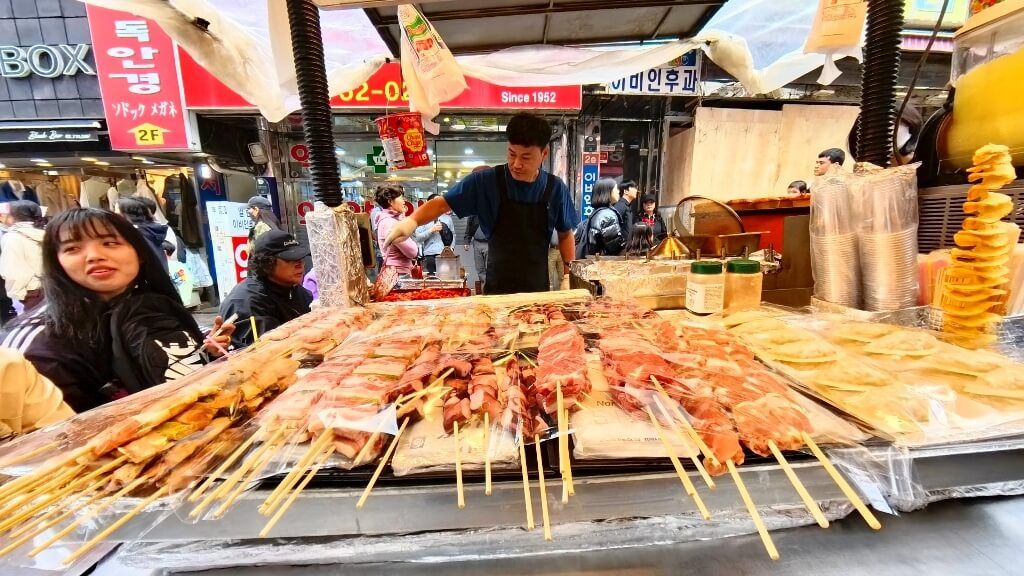 Mercado Namdaemun, el más grande de toda Corea del Sur Mercado Namdaemun, el más grande de toda Corea del Sur
