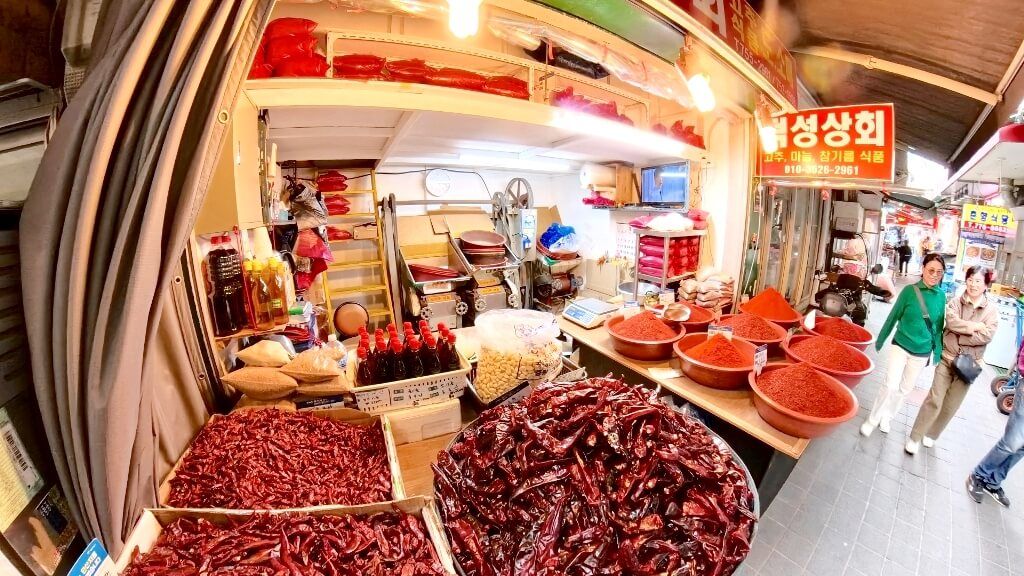 Mercado Namdaemun, el más grande de toda Corea del Sur Mercado Namdaemun, el más grande de toda Corea del Sur