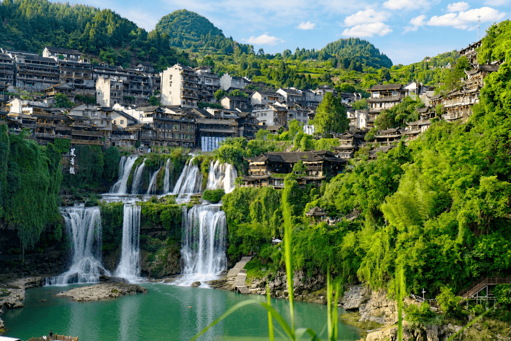 La gran cascada de Furong, el gran atractivo del Ancient Town La gran cascada de Furong, el gran atractivo del Ancient Town