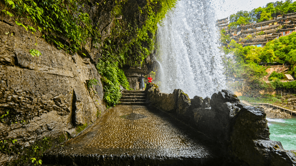 La gran cascada de Furong, el gran atractivo del Ancient Town La gran cascada de Furong, el gran atractivo del Ancient Town
